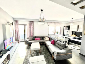 The 22 Apartment in Center of Tirana - Free Parking
